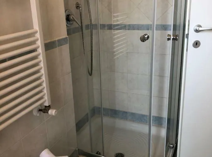 Isabel 4*